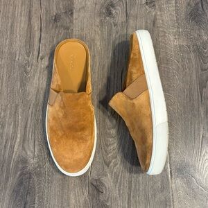 VINCE Verrell Slip-On Suede Sneakers Mule Camel Slide Womens Size 9 Modern Comfy